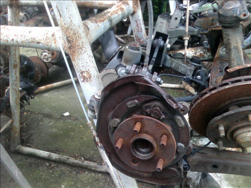 punte spate Toyota Avensis, an 2006