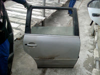 usa dreapta spate break argintie Volkswagen Passat B5 an 2005