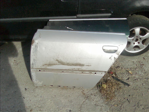 usa stanga spate fara rama Audi A6 an 2001