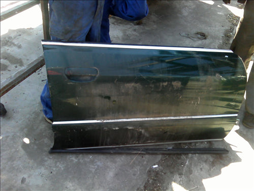 usa dreapta fata completa Audi A8 an 1998