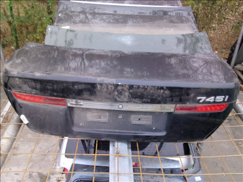 capota spate si stopuri BMW E65, an 2003