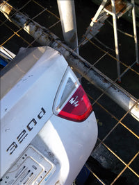 stop dreapta pe capota BMW E90