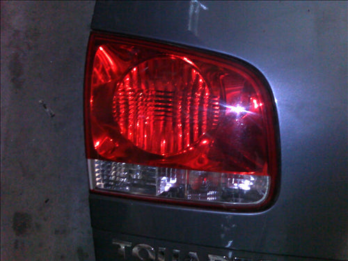 stop stanga pe haion Volkswagen Touareg