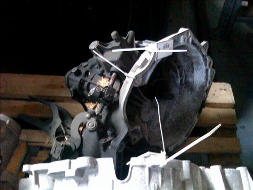 cutie viteze Opel Tigra 1.6S