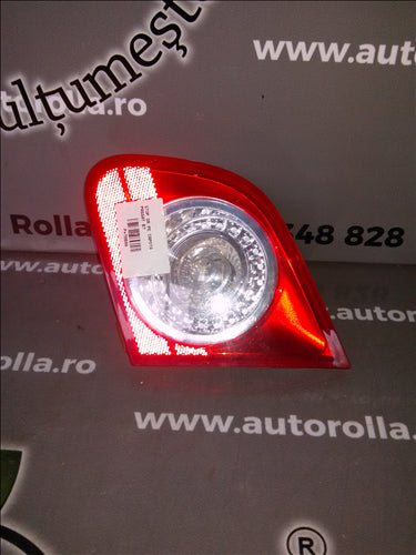 stop dreapta pe capota Volkswagen Passat B6