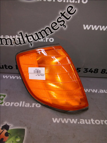 semnalizare dreapta fata Mercedes Sclass W140