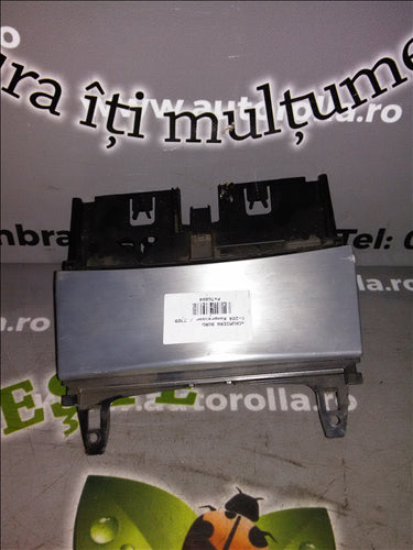 scrumiera bord Mercedes Cclass W204 kompresor an 2009