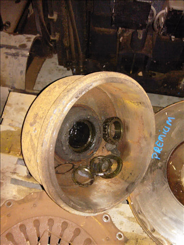 butuc si rulmenti spate Mercedes 814