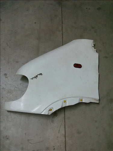 aripa stanga fata Renault Master an 2002