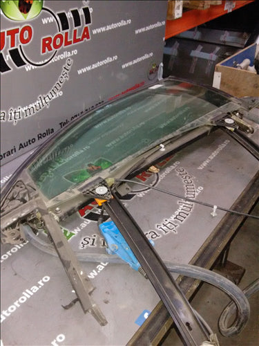 geam usa stanga fata si rama Audi A4 an 2005