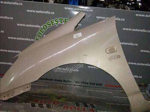 aripa stanga fata Toyota Corolla Verso, an 2005