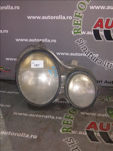 far dreapta Mercedes Eclass W210