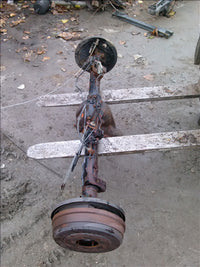 butuc roata stanga spate Nissan Navara, an 2005