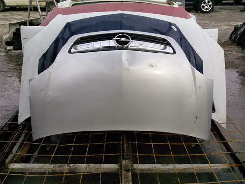 capota fata lovita si masca Opel Meriva, an 2008