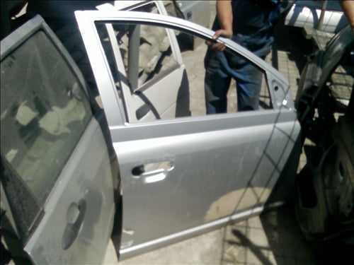 usa dreapta fata goala Toyota Yaris