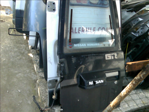 usa stanga spate Nissan Patrol GR1