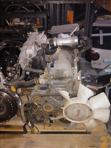 injectoare set si rampa Mazda B2300 2.3S an 1994