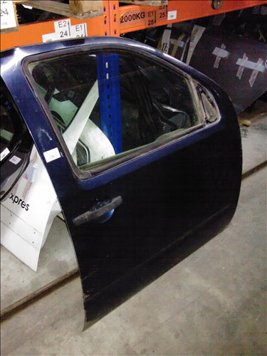 usa dreapta fata completa Nissan Navara, an 2007