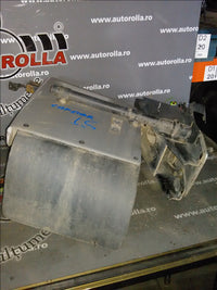 aparatoare noroi si suport stanga fata Nissan Cabstar