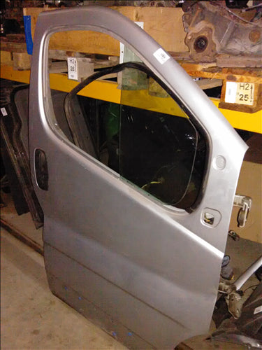 usa dreapta fata fara geam Opel Vivaro, an 2010