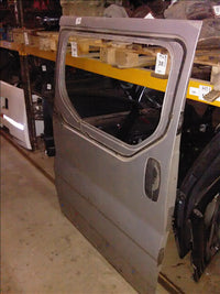 usa laterala dreapta culisanta fara geam Opel Vivaro, an 2010