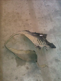 aparatoare noroi stanga fata Mitsubishi Pajero 3 3.2DID an 2006