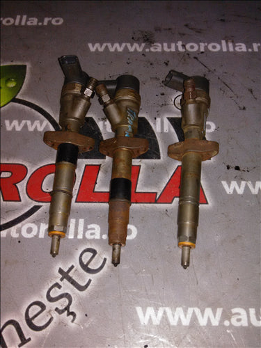injectoare 3 buc Renault Trafic 2.5DCI an 2008