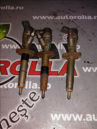 injectoare 3 buc Renault Trafic 2.5DCI an 2008