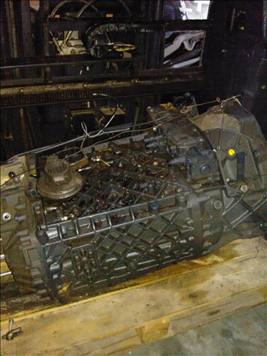 cutie viteze 16 s 2220 to Iveco Trakker cursor 13 an 2011