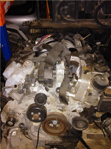 injectoare set si rampa Mercedes ML W164 5.0S an 2008