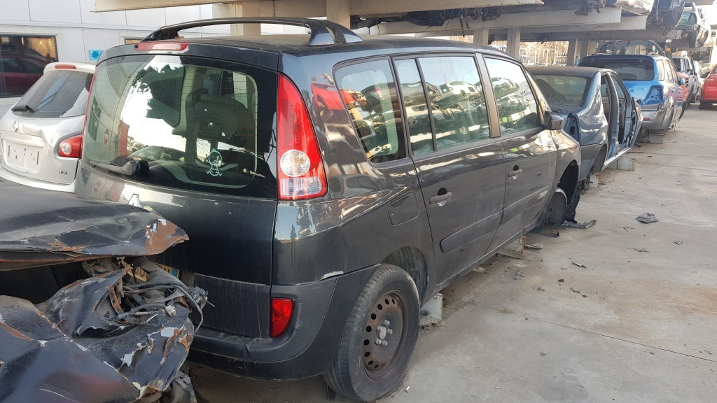 Dezmembrari Renault Espace 1.9D, an 2004