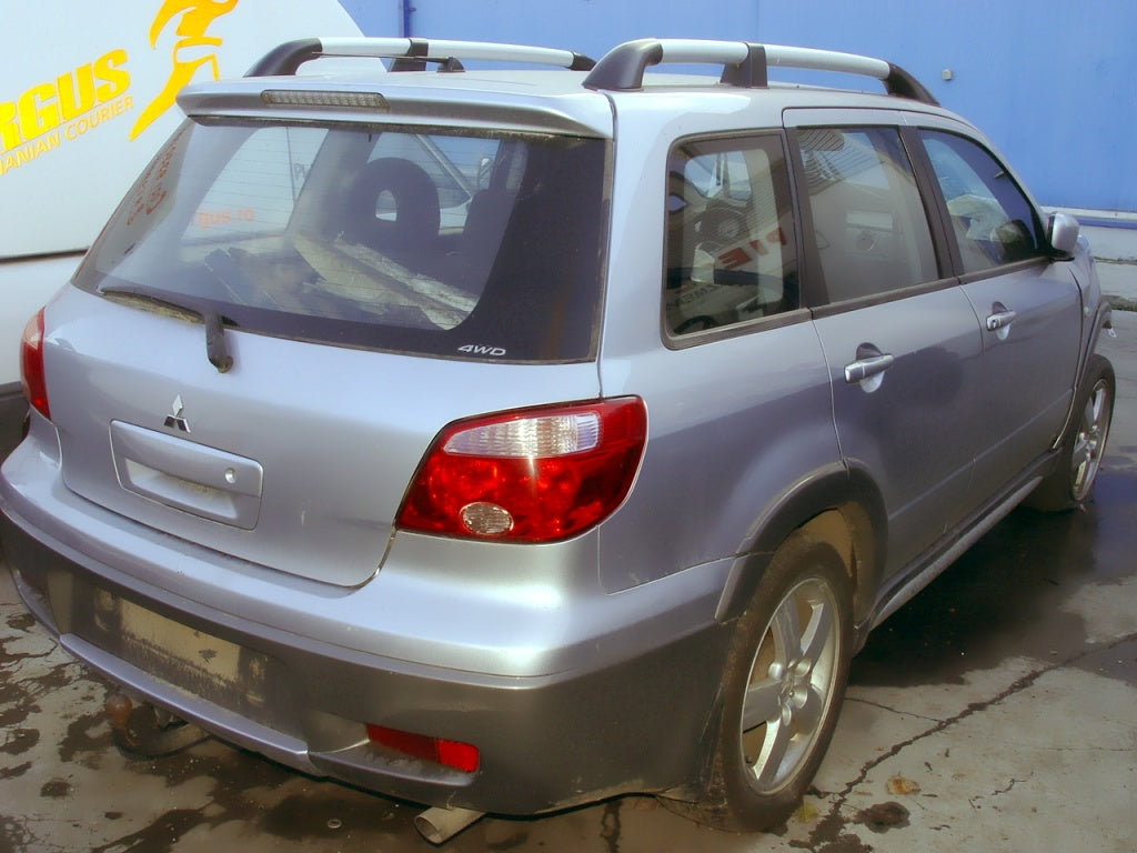 Dezmmebrari Mitsubishi Outlander 2.0 S , an 2006